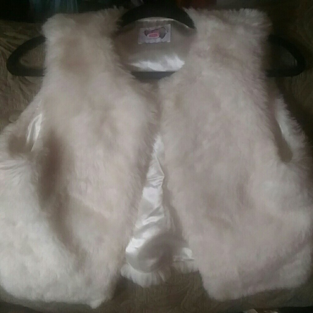 *NEW White Fur vest